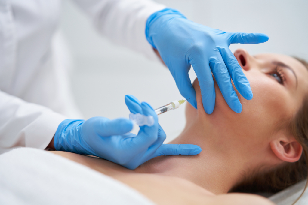 Lipoliza iniekcyjna na podbródku