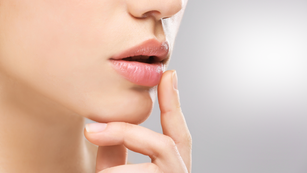 Powiększone i wymodelowane usta